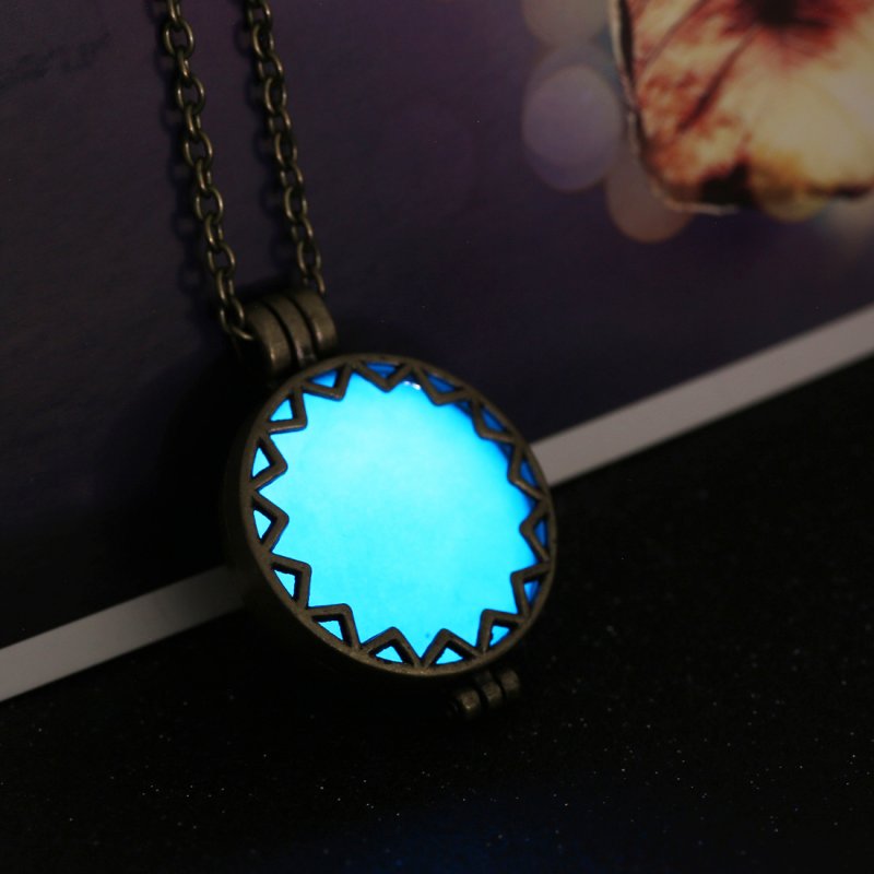 Fashion Glowing Heart Love Glow in the Dark Jewelry Locket Pendant ...