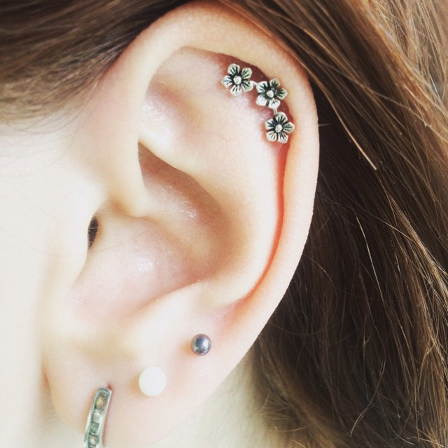 Fashion Chic Cartilage Earrings Ear Stud Climber Three Flowers