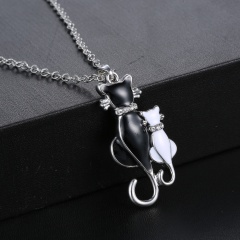 Fashion Couple Cute Black White Cat Pendant Necklace Round Heart Crystal Jewelry Round