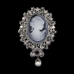 Victoria Antique Gold Silver Vintage Brooch Pins Female Brand Jewelry Queen Cameo Brooches Rhinestone Women Gift Beauty