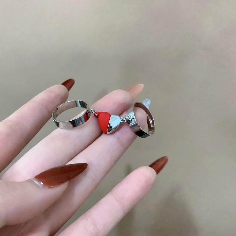 2pcs Magnetic Heart Charm Ring